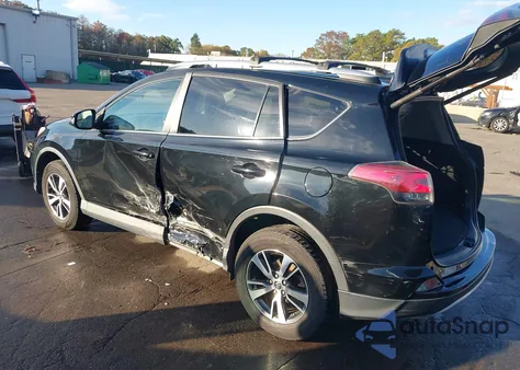 2016 Toyota Rav4 Xle z USA, uszkodzony, nr VIN 2T3RFREV6GW471980